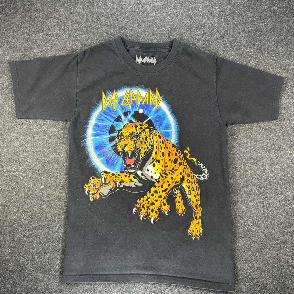 Def Leppard Graphic T-Shirt Womens Small Black Leopard Pyromania Rock Band Tee